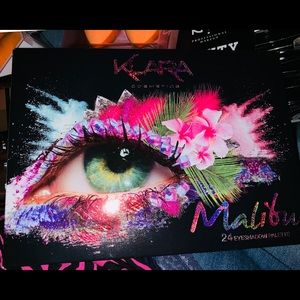 Klara cosmetics pallet